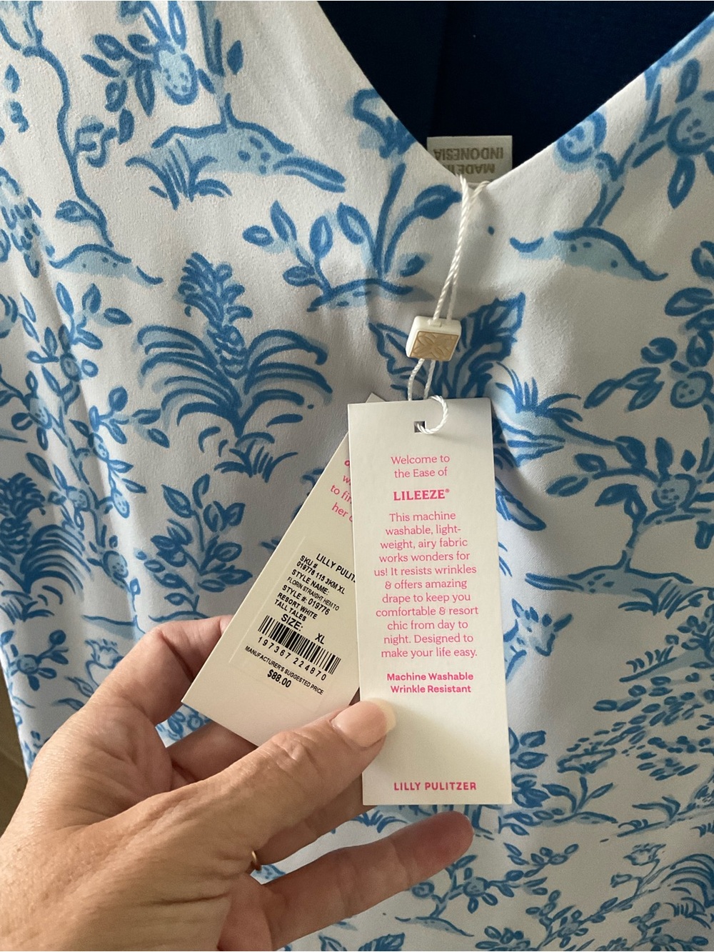 Lilly Pulitzer Sleeveless V-Neck Blue & White Floral Print Tank Top XL - Picture 4 of 9